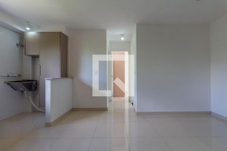 Sala, Cozinha e área de serviço de apartamento para alugar com 2 quartos, 42m² em Cidade Patriarca, São Paulo