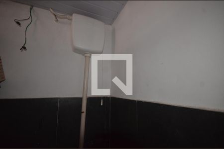 Banheiro e Área de Serviço de apartamento para alugar com 2 quartos, 25m² em Vila Valqueire, Rio de Janeiro