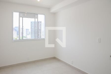 Sala e cozinha de apartamento para alugar com 1 quarto, 27m² em Parque Industrial Tomas Edson, São Paulo