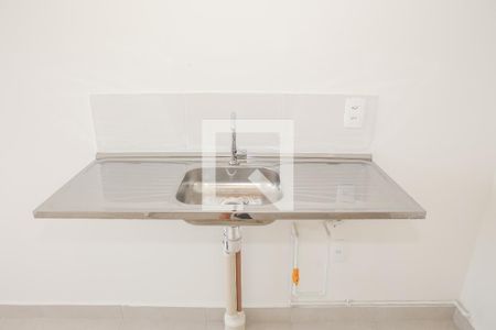 Sala e cozinha de apartamento para alugar com 1 quarto, 27m² em Parque Industrial Tomas Edson, São Paulo