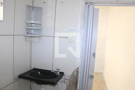 Banheiro de casa para alugar com 1 quarto, 30m² em Jardim Rosa de Franca, Guarulhos