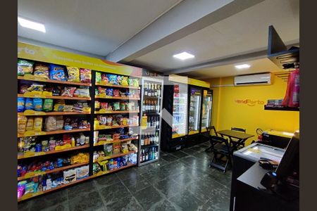 Mercado  de apartamento à venda com 2 quartos, 60m² em Parque Bristol, São Paulo