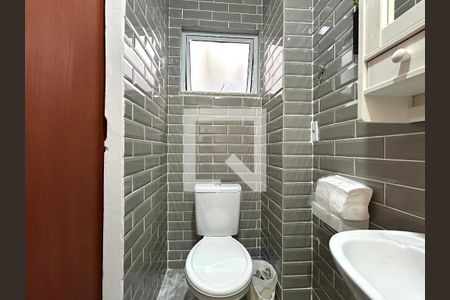 Banheiro de apartamento para alugar com 1 quarto, 30m² em Centro, Florianópolis