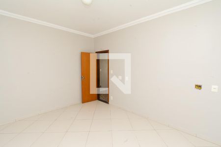 Quarto 1 de casa à venda com 3 quartos, 250m² em Santa Helena, Belo Horizonte