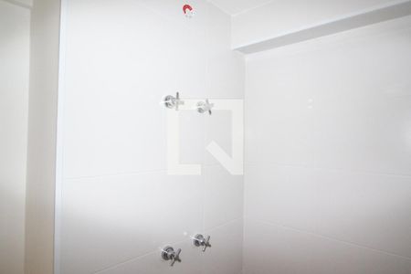 Banheiro de kitnet/studio para alugar com 1 quarto, 21m² em Indianópolis, São Paulo