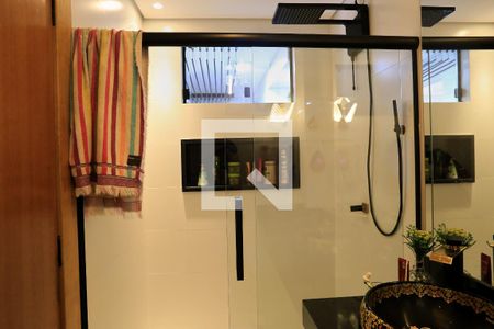 Banheiro de casa à venda com 1 quarto, 153m² em Centro, Belo Horizonte