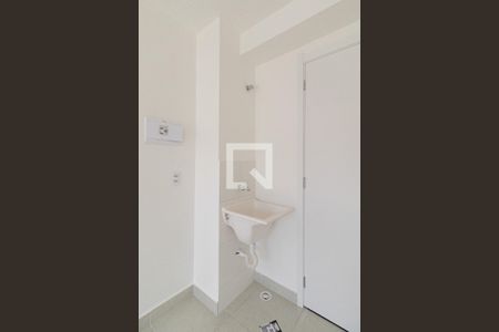 Sala/Cozinha/Área de Serviço  de apartamento para alugar com 2 quartos, 35m² em Itaquera, São Paulo