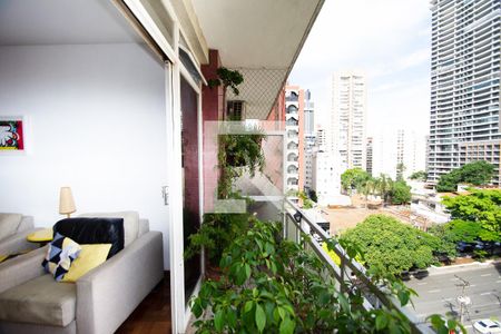 varanda Sala de apartamento à venda com 2 quartos, 107m² em Jardim America, São Paulo