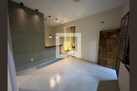 Casa para alugar com 3 quartos, 115m² em Pompéia, Belo Horizonte