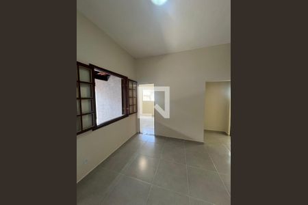 Casa para alugar com 3 quartos, 115m² em Pompéia, Belo Horizonte