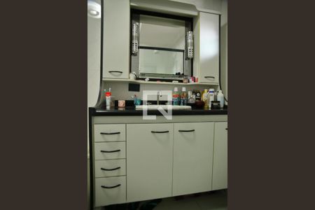 Banheiro da Suíte  de casa à venda com 3 quartos, 176m² em Jardim das Palmeiras, São Bernardo do Campo