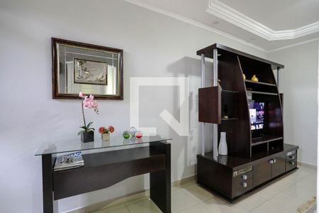 Entrada de casa para alugar com 3 quartos, 330m² em Vila Mogilar, Mogi das Cruzes