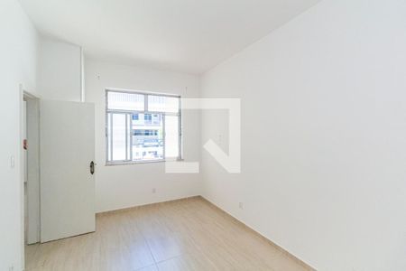 Quarto 1 de apartamento para alugar com 2 quartos, 70m² em Praça Seca, Rio de Janeiro