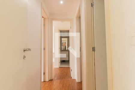 Corredor de apartamento para alugar com 3 quartos, 77m² em Novo Mundo, Curitiba