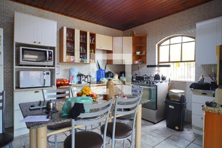 Sala de casa à venda com 3 quartos, 119m² em Jardim Carvalho, Porto Alegre
