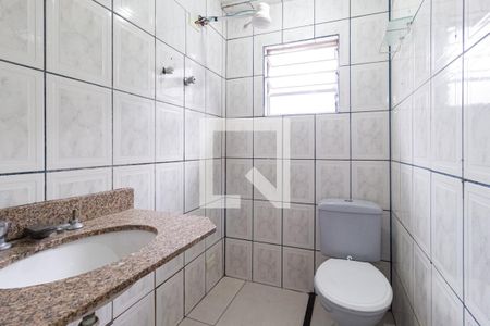 Banheiro da suíte 1 de casa para alugar com 2 quartos, 80m² em Vila Ester, Carapicuíba