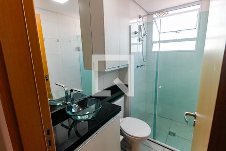 Banheiro de apartamento à venda com 2 quartos, 44m² em Vila Suzana, São Paulo