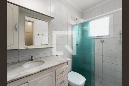 Banheiro da Suíte de casa de condomínio para alugar com 3 quartos, 157m² em Jardim Shangai, Jundiaí