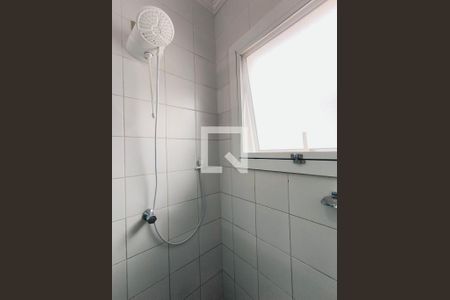 Banheiro da Suíte de casa de condomínio para alugar com 3 quartos, 157m² em Jardim Shangai, Jundiaí