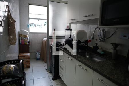 Cozinha de apartamento à venda com 2 quartos, 56m² em Jardim Cocaia, Guarulhos