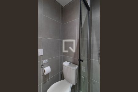 Banheiro de kitnet/studio para alugar com 1 quarto, 23m² em Barra Funda, São Paulo