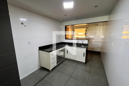 Cozinha de apartamento para alugar com 2 quartos, 87m² em Tauá, Rio de Janeiro
