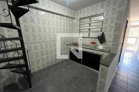 Cozinha de casa de condomínio para alugar com 1 quarto, 60m² em Moneró, Rio de Janeiro
