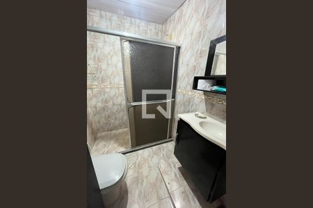 Banheiro de casa de condomínio para alugar com 1 quarto, 60m² em Moneró, Rio de Janeiro