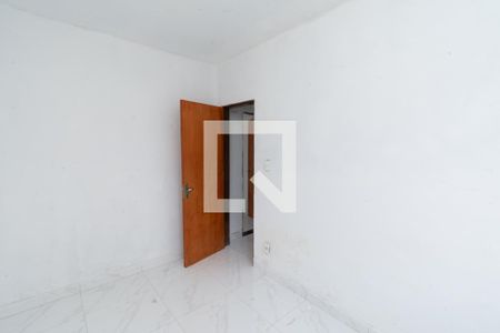 Quarto 2 de apartamento para alugar com 2 quartos, 49m² em Monte Castelo, Contagem