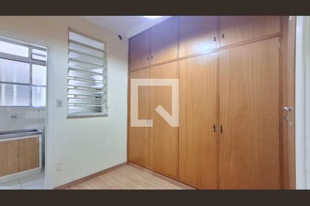 Dormitório 1 de apartamento à venda com 3 quartos, 156m² em Vila Itapura, Campinas
