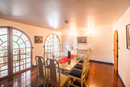 Sala  de casa de condomínio para alugar com 4 quartos, 1300m² em Chacara Santa Lucia, Carapicuíba