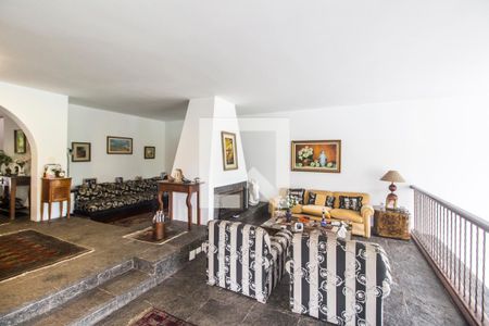 Sala  de casa de condomínio para alugar com 4 quartos, 1300m² em Chacara Santa Lucia, Carapicuíba