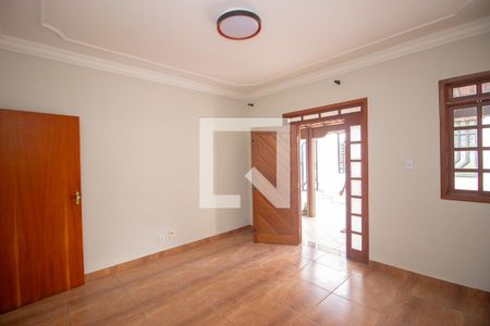 Sala de casa para alugar com 5 quartos, 220m² em Tres Barras, Contagem