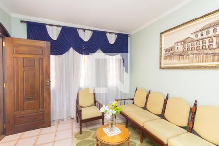 Casa para alugar com 4 quartos, 250m² em Vila Rosaria, São Paulo