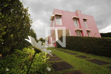 fachada de casa de condomínio à venda com 3 quartos, 152m² em Aconchego da Serra, Itabirito