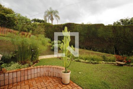 Jardim de casa de condomínio à venda com 3 quartos, 152m² em Aconchego da Serra, Itabirito
