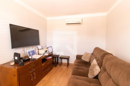 Sala de TV de casa para alugar com 3 quartos, 197m² em Vila Nova, Campinas