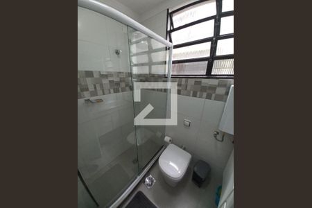 Banheiro de apartamento para alugar com 1 quarto, 27m² em Itararé, São Vicente