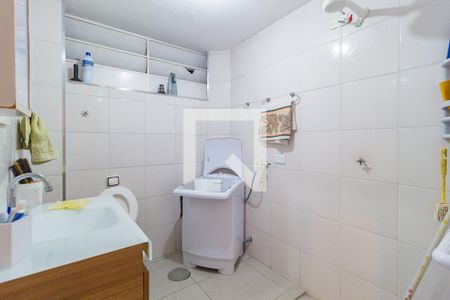 Banheiro de apartamento à venda com 1 quarto, 52m² em Vila das Paineiras, São Paulo
