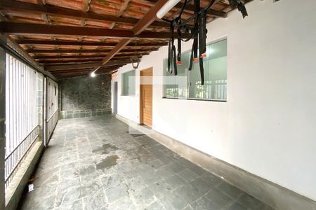 Garagem de casa à venda com 2 quartos, 200m² em Cenáculo, Belo Horizonte