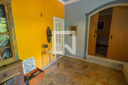 1º ANDAR: sala de casa à venda com 10 quartos, 469m² em Serrano, Belo Horizonte