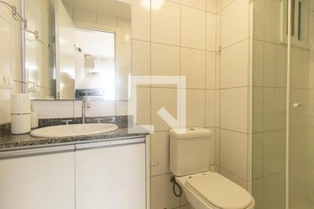 Banheiro da Suíte de apartamento para alugar com 1 quarto, 33m² em Novo Mundo, Curitiba