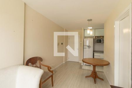 Sala de apartamento para alugar com 1 quarto, 33m² em Novo Mundo, Curitiba