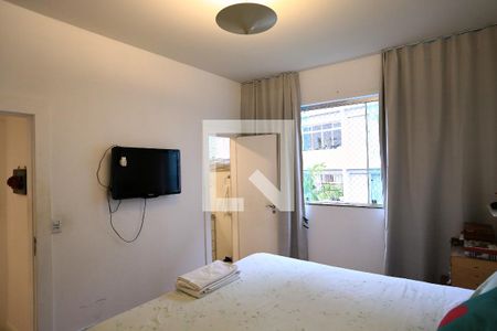 Suíte de apartamento para alugar com 3 quartos, 110m² em Santo Antônio, Belo Horizonte