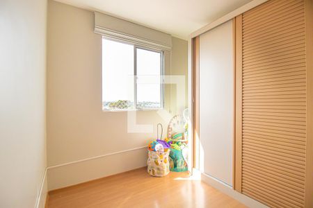 Quarto 1 de apartamento para alugar com 2 quartos, 48m² em Uberaba, Curitiba