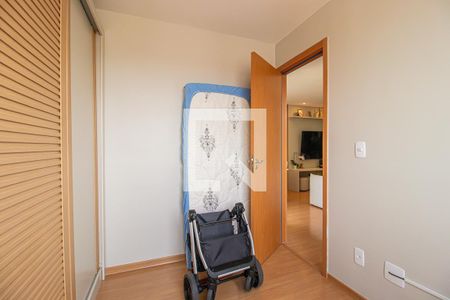 Quarto 1 de apartamento para alugar com 2 quartos, 48m² em Uberaba, Curitiba