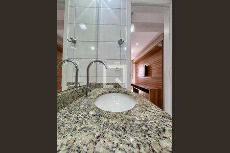 Banheiro de apartamento para alugar com 2 quartos, 75m² em Cambuí, Campinas