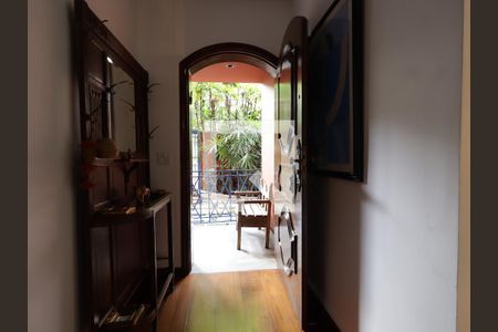 Hall de entrada de casa à venda com 6 quartos, 568m² em Real Parque, São Paulo