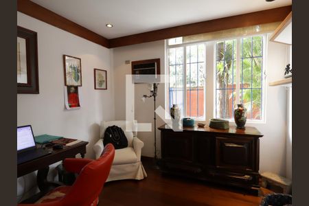 Escritório de casa à venda com 6 quartos, 568m² em Real Parque, São Paulo