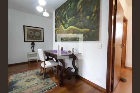 Hall dos quartos de casa à venda com 6 quartos, 568m² em Real Parque, São Paulo